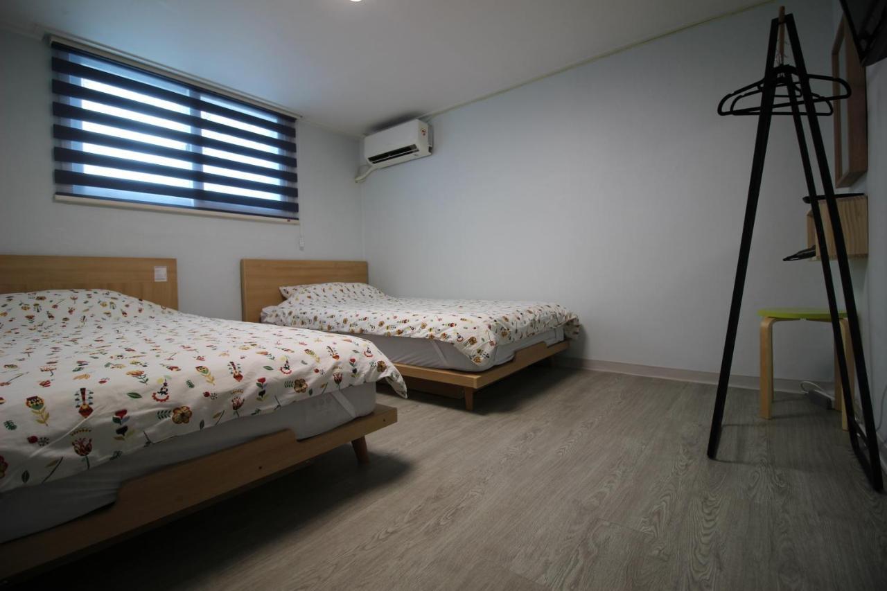 Bunk Backpackers Guesthouse Seoul Exterior photo